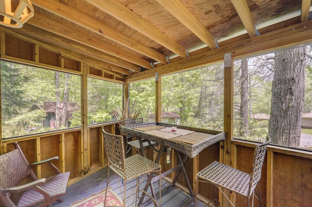 Pet-friendly Getaway w/ Porch in Banner Elk! - Howard Knob, NC