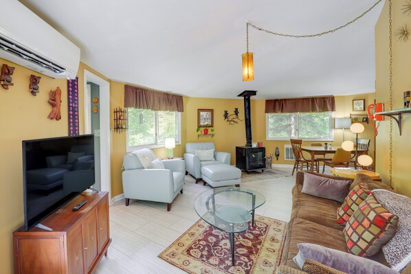 House (2 Bedrooms) | Interior