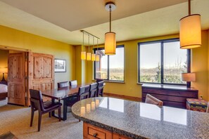 Dining - Park City Condo: Steps to Canyons Village & Skiing (Park City)