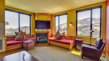 Apartment (2 Bedrooms) | Living area | TV, fireplace