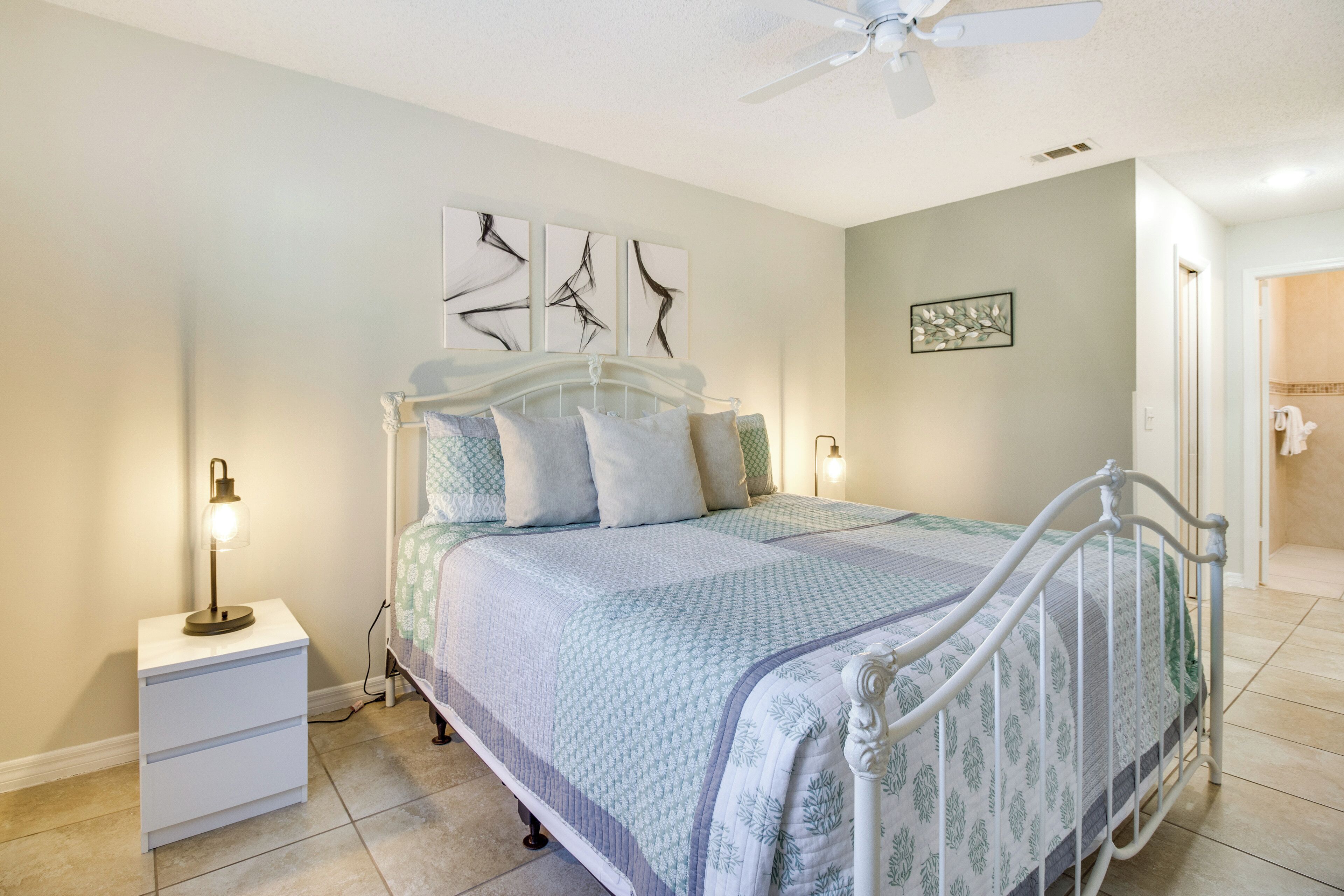 House (2 Bedrooms) | Interior