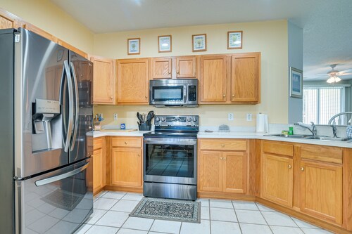 Myrtle Beach Golf Retreat w/ Pool Access!