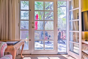 Apartment (0 Bedroom) | Interior