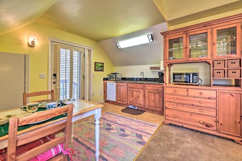 Riverside Tree House Suite w/ Balcony & Grill