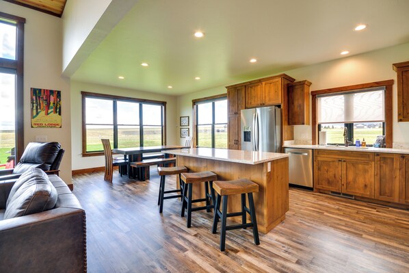 House (4 Bedrooms) | Interior