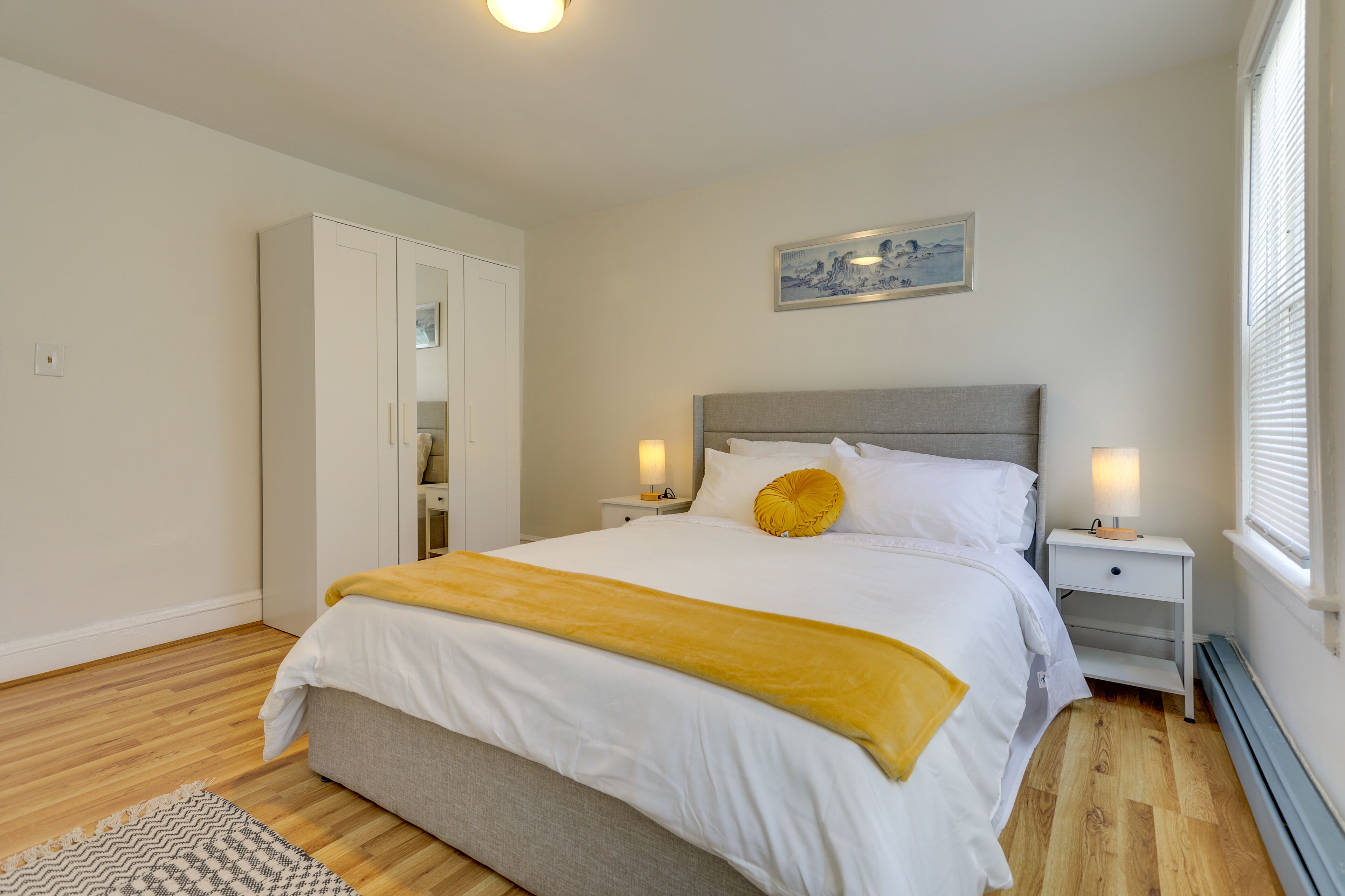 2 bedrooms, laptop workspace, iron/ironing board, bed sheets