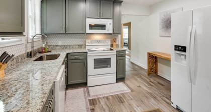 Single-story Home < 1 Mi to Tuskegee University!