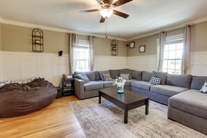 Fireplace, video game console - Lawrenceburg Family Home w/ Seasonal Pool! (Lawrenceburg)