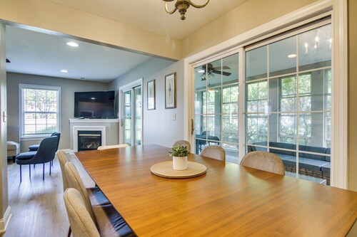 Charming Lewes Townhome w/ Sunroom: 5 Mi to Beach!