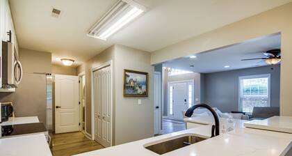 Charming Lewes Townhome w/ Sunroom: 5 Mi to Beach!