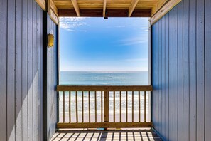 Interior - Oceanfront Condo in North Topsail Beach! (Sneads Ferry)