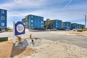 Interior - Oceanfront Condo in North Topsail Beach! (Sneads Ferry)