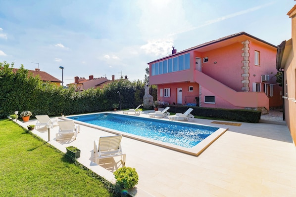 Seasonal outdoor pool