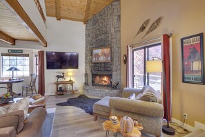 House (3 Bedrooms) | Interior - Dancing Bear Lodge ~ 1 Mi to Big Bear Lake! (Big Bear Lake)