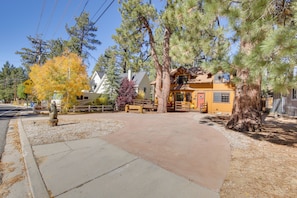 Interior - Dancing Bear Lodge ~ 1 Mi to Big Bear Lake! (Big Bear Lake)