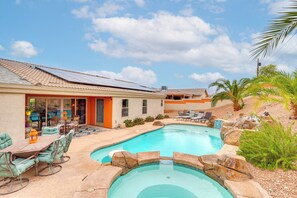 House (4 Bedrooms) | Front of property