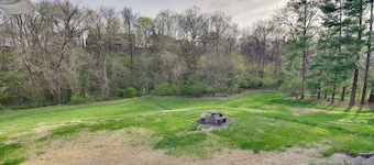 Charming Jefferson City Home: 2 Mi to Downtown!