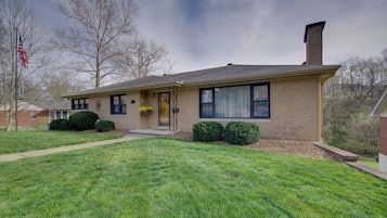 House (3 Bedrooms) | Front of property