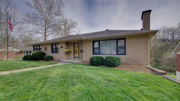 House (3 Bedrooms) | Front of property