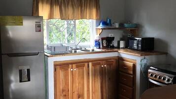 Studio | Private kitchen | Fridge, oven, coffee/tea maker, electric kettle