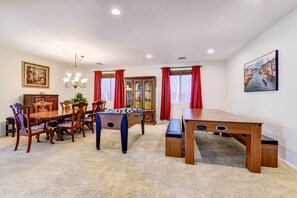 單棟房屋 (4 Bedrooms) | 內部