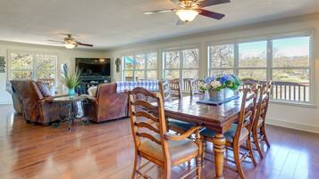 House (5 Bedrooms) | Interior