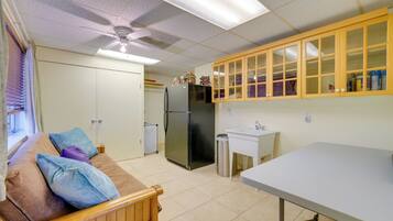 ุงูู
ูุดุฃุฉ ู
ู ุงูุฏุงุฎู