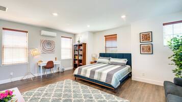 Apartment (0 Bedroom) | Interior