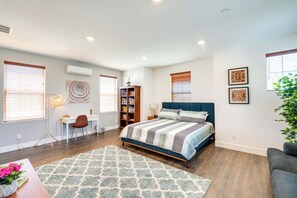 Apartment (0 Bedroom) | Interior