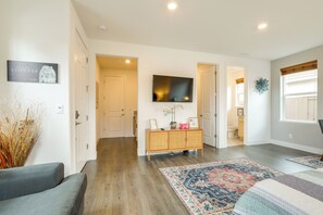 Apartment (0 Bedroom) | Bahagian dalam