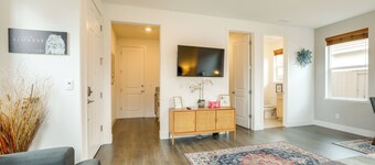 3 Mi to Golf & Shopping: Cozy Roseville Studio
