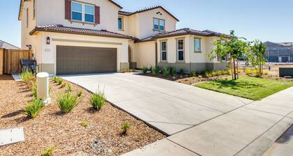 3 Mi to Golf & Shopping: Cozy Roseville Studio