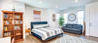 3 Mi to Golf & Shopping: Cozy Roseville Studio