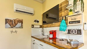 Cottage (0 Bedroom) | Interior