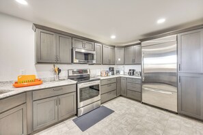 House (4 Bedrooms) | Interior