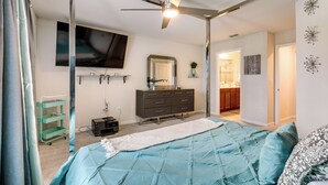 Unclassified image, 2 of 29, button - Brandon Duplex w/ Screened-in Porch & Pool Table! (Brandon)