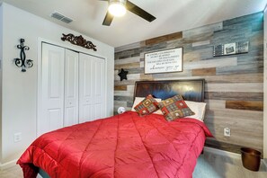 Interior - Brandon Duplex w/ Screened-in Porch & Pool Table! (Brandon)