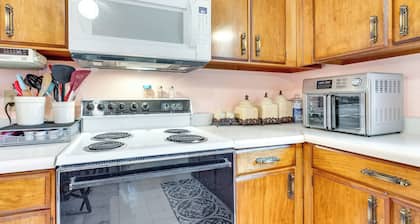 Clear Lake Vacation Home Rental - Pet Friendly!