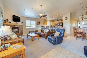 Apartemen (3 Bedrooms) | Bagian depan properti