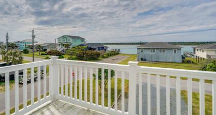 Topsail Beach Vacation Rental: Steps to Shore!