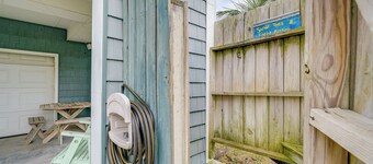 Topsail Beach Vacation Rental: Steps to Shore!