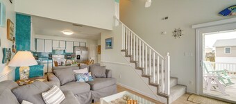 Topsail Beach Vacation Rental: Steps to Shore!
