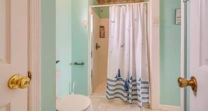 Topsail Beach Vacation Rental: Steps to Shore!