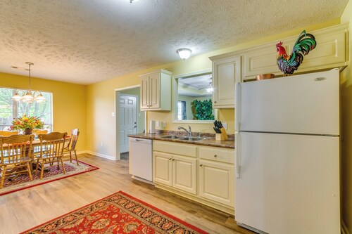 Suburban Conway Vacation Rental: 2 Mi to Uca!