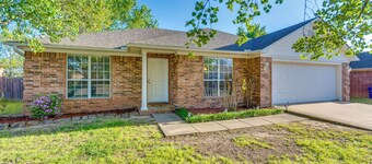 Suburban Conway Vacation Rental: 2 Mi to Uca!