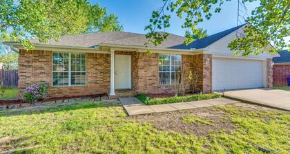 Suburban Conway Vacation Rental: 2 Mi to Uca!