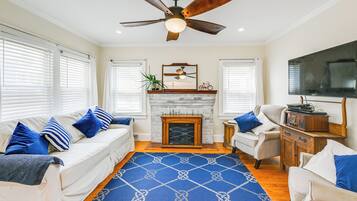 Cottage (2 Bedrooms) | Front of property