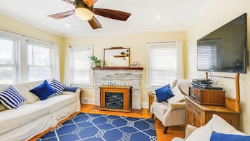Cottage (2 Bedrooms) | Interior