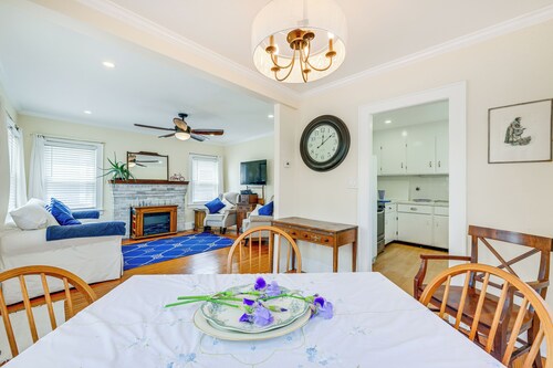 Point Lookout Cottage - Walk to Beach!