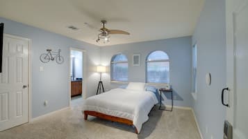 Apartment (3 Bedrooms) | 3 bedrooms, bed sheets